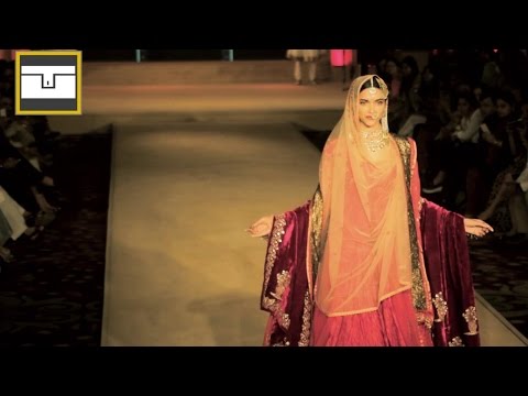 Deepika Padukone on the ramp || BajiRao Mastani