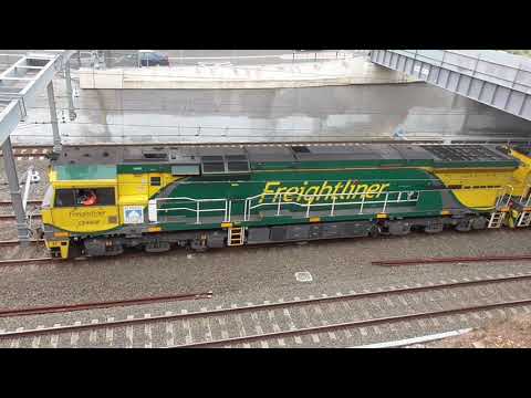 Australian Trains: Saturday Freight Services at North Strathfield