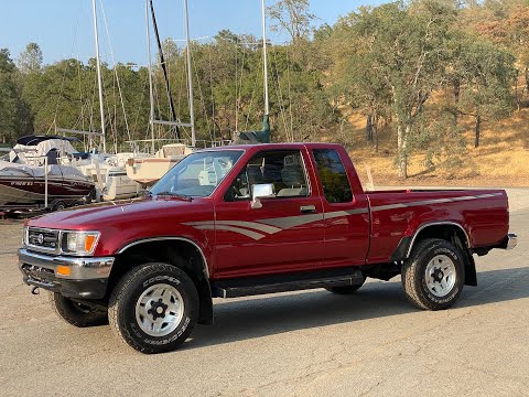 1992 Toyota Pickup SR5 walk around and drive