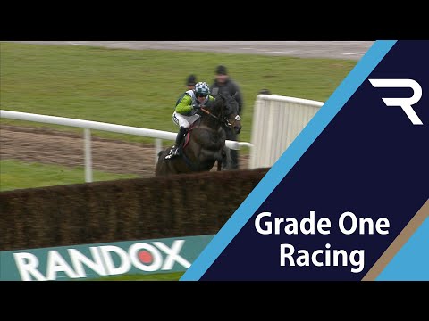 CLAN DES OBEAUX retains the Betway Bowl as he returns to his imperious best in first-time blinkers