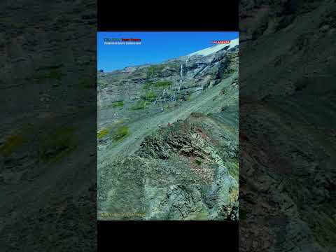 Chile Video 4K - Glaciar Sierra Nevada Laguna Espejo  Lonquimay Araucanía Vista Aérea Drone Temuco