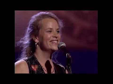 Mary Chapin Carpenter - He thinks he'll keep her (HD studio sound)
