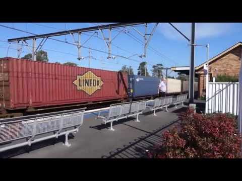Pacific National 2BM4 meets 2MB4 at Wyong - 14/4/15