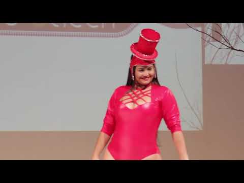 Bruno Bacck - Desfile Fashion Weekend Plus SizeInverno 2016  - Presença de Vovó Naná do BBB