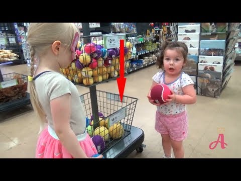 Алина и Изабелла в зоомагазине Petbarn Shop