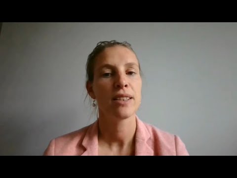 What is HbSC disease, and how does it differ from HbSS disease in pathophysiology and presentation?