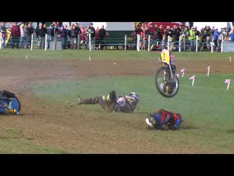 SCARY GRASSTRACK SOLO CRASH