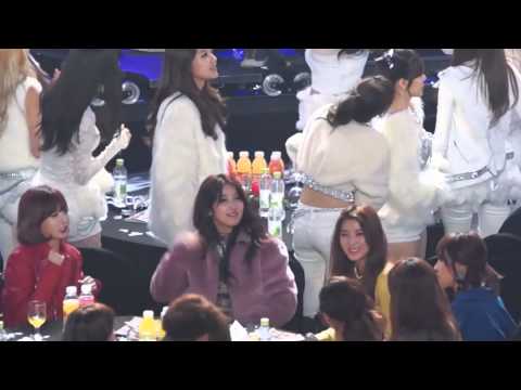 4minute's reaction to EXO's Growl encore stage @ SMA 2014