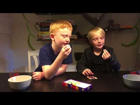 Elias og Bertram bliver Bean Boozled