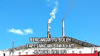 Download lagu Story W.A 30 Detik - Kelak Kau Telah Dewasa - (KuTimang Adikku Sayang) mp3