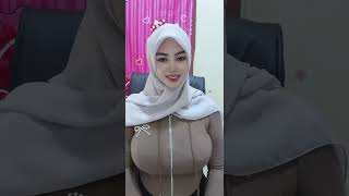 Download lagu Janda muda pulen ‼️ goyang bar2 #pesonastw#tantetante #tantegirang #tanteGemoy #PesonaTante mp3