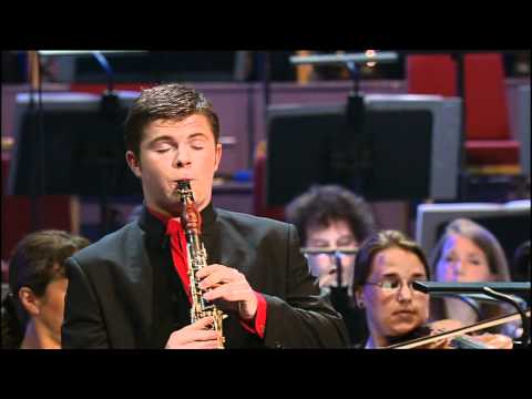 Mozart Clarinet Concerto in A major K622 - Julian Bliss.