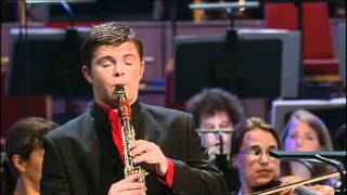 Mozart Clarinet Concerto in A major K622 - Julian Bliss.