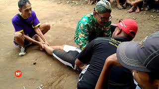 Download lagu SEREM ! berguling diatas duri kemudian kesurupan KOBRO SISWO mp3 Download lagu SEREM ! berguling diatas duri kemudian kesurupan KOBRO SISWO mp3