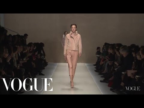 Blumarine Ready to Wear Fall 2013 Vogue Fashion Week Runway Show