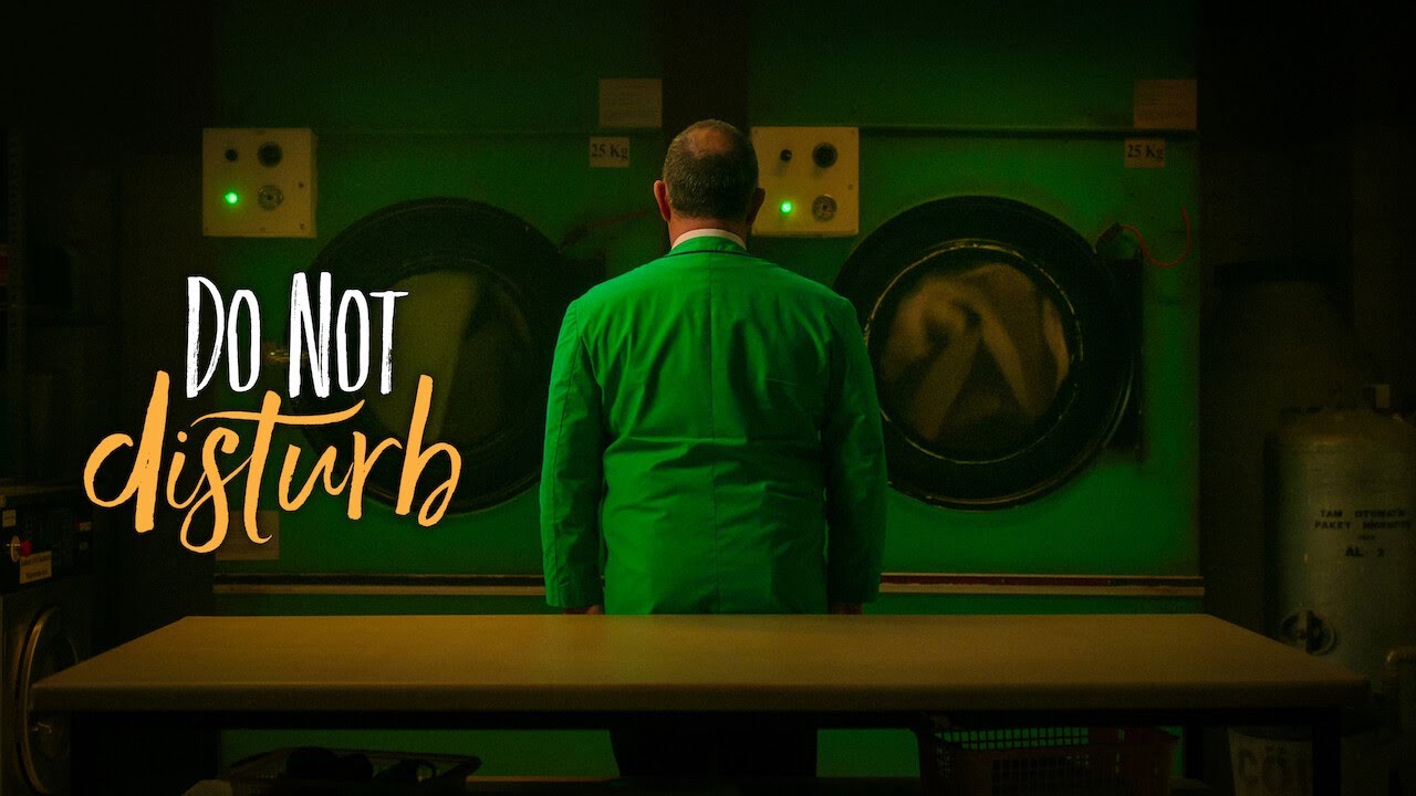 Trailer oficial de Do Not Disturb
