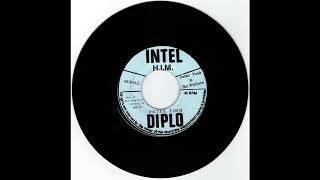 Peter Tosh &quot;Burial&quot;/&quot;Version&quot; (Intel Diplo)