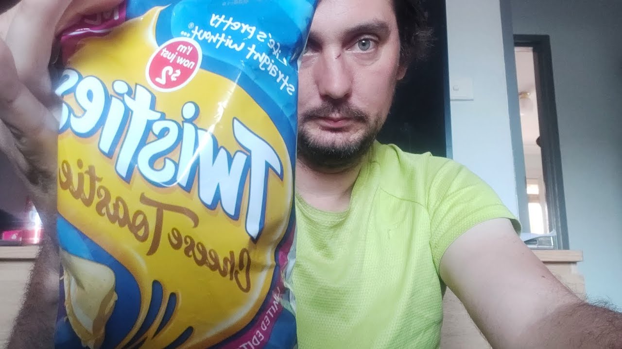 I try Twisties cheese toastie flavour.
