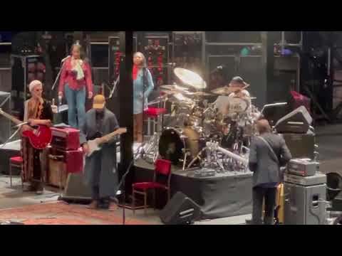 Sonny Emory Drum Solo Eric Clapton Concert Nîmes 2024 - merci Eric! 🙏