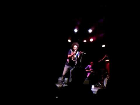 Sofian #et son bourdon #et mazalda en mode improvisation ....(#pink and green)