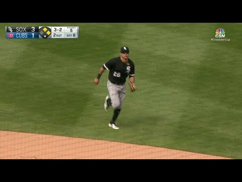 CWS@CHC: Swarzak forces a fly out to end the inning