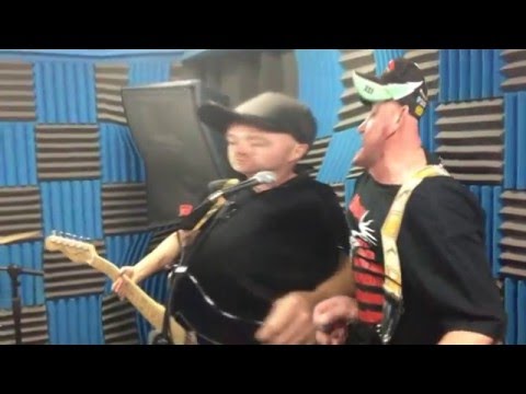 The Packets - Surrounded By Dickheads (Live at Kaos Studios)