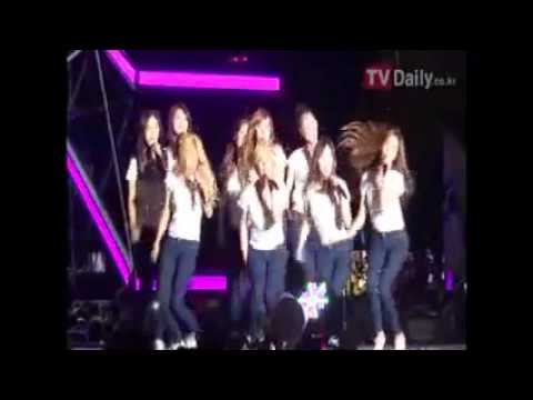 121007 SNSD Yuri Gangnam Style @ Gangnam Festival