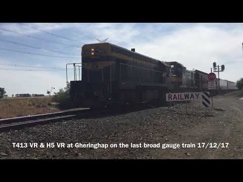 T413 VR & H5 VR at Gheringhap on the last broad gauge passenger train