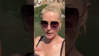 Esse lago formado por um terremoto parece um paraíso #LakeVouliagmeni #grecia #atenas