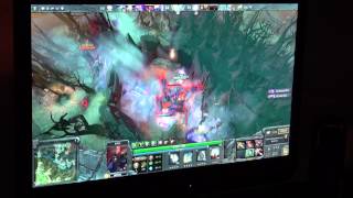 Evil Geniuses beating Na`Vi in 1st quarterfinal match @ DreamHack Winter 2012