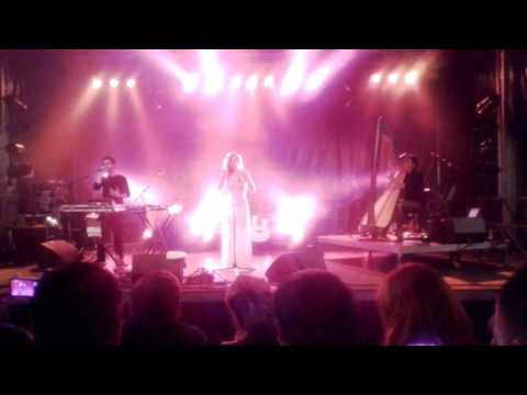 Emji - Crazy In Love (Live)