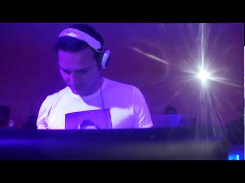 David Vendetta @ au Seven ( Feat Booty Luv)  Sun Comes Up (Radio Edit)