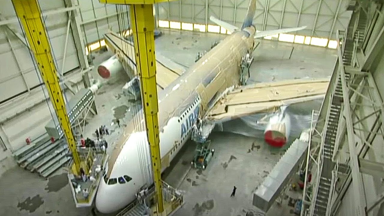 How is the Largest Aircraft in the World Manufactured?