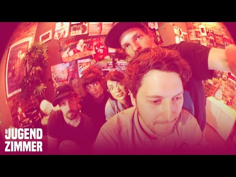 Jugendzimmer mit Jan Köppen, Krogi, Simon, Nasti & Bella