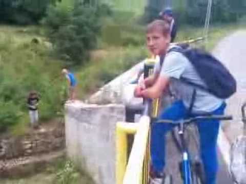 In drum spre Nechit, o oprire la un pod...[21 iulie 2013]