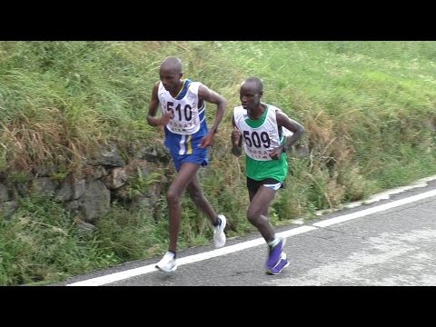 Corsa in montagna Ivrea - Mombarone 2016 - passaggio ad Andrate