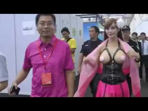 สาวหน้าอกเล็ก ราคาหน้าอกพลาสติก Surgut