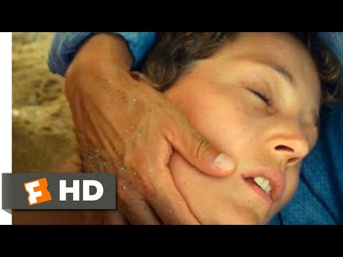 オールド（2021年）-腫瘍摘出シーン（3/10）｜Moveclips (Old (2021) - Tumor Removal Scene (3/10) | Moveclips)