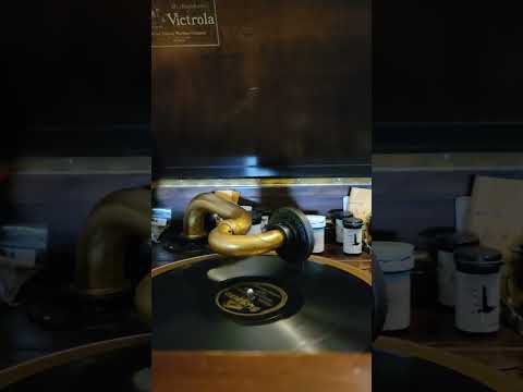 Estrellita - Larry Clinton's Bluebird Orchestra Bluebird Records #11140 1941