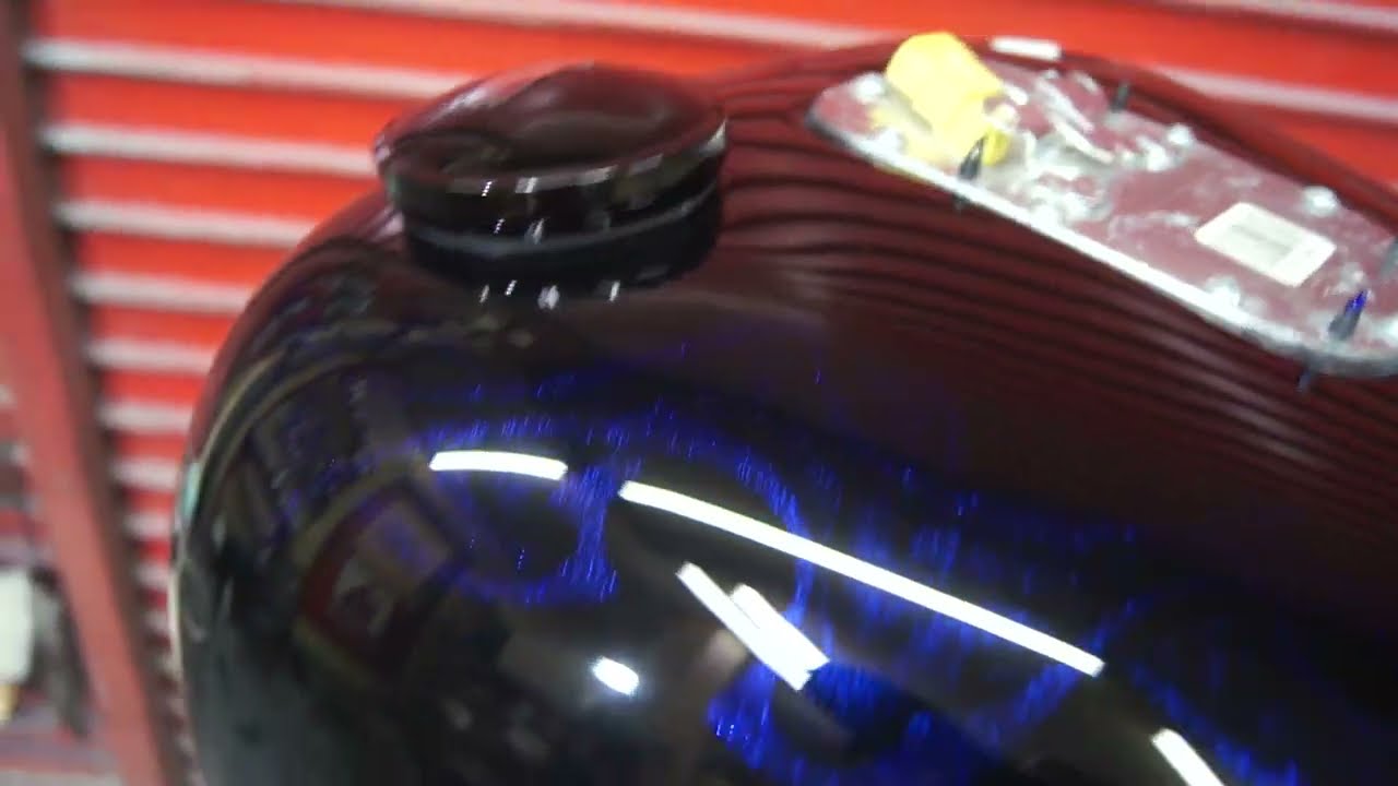カスタムペイント　ハーレーFLSTF　キャンディブルーフレーク