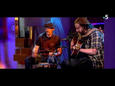The Inspector Cluzo en live acoustique sur la scène de C à Vous - 04/05/2018