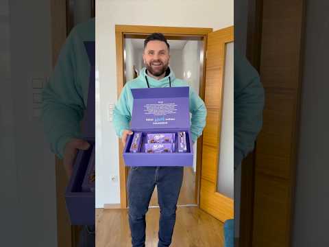 Keď introvertom zazvoní sused pri dverách… 😅🍫 @milkaczask8425 #Milka #spoluprace