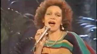 June Lodge - Someone Loves You Honey (Live).MP4