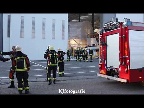 Hulpdiensten rukken uit voor brand in spuitcabine van jachtwerf Hoge Rijndijk Leiden