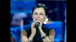 Dolores O&#39;Riordan - Don&#39;t Analyse Live
