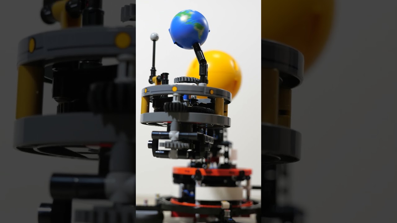LEGO 42179 Showcase | LEGO Planet Earth and Moon in Oribit | Review 42179 LEGO Technic 2024