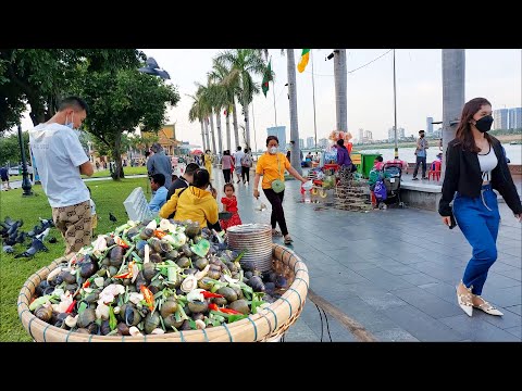 Cambodian Rice Noodles, Steamed Snails & Crabs at Riverside - Phnom Penh Street Food