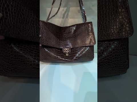 Сумка Chanel maxi Flap тренд 2026 года длина 32 см - фото 1 - id-p3251085785