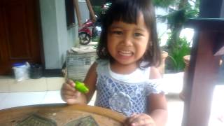 Download lagu Lucu makan kecut @lara's mukbang belimbing wuluh mp3 Download lagu Lucu makan kecut @lara's mukbang belimbing wuluh mp3