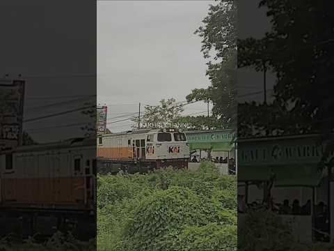 CINEMATIC 9:16 KERETA API